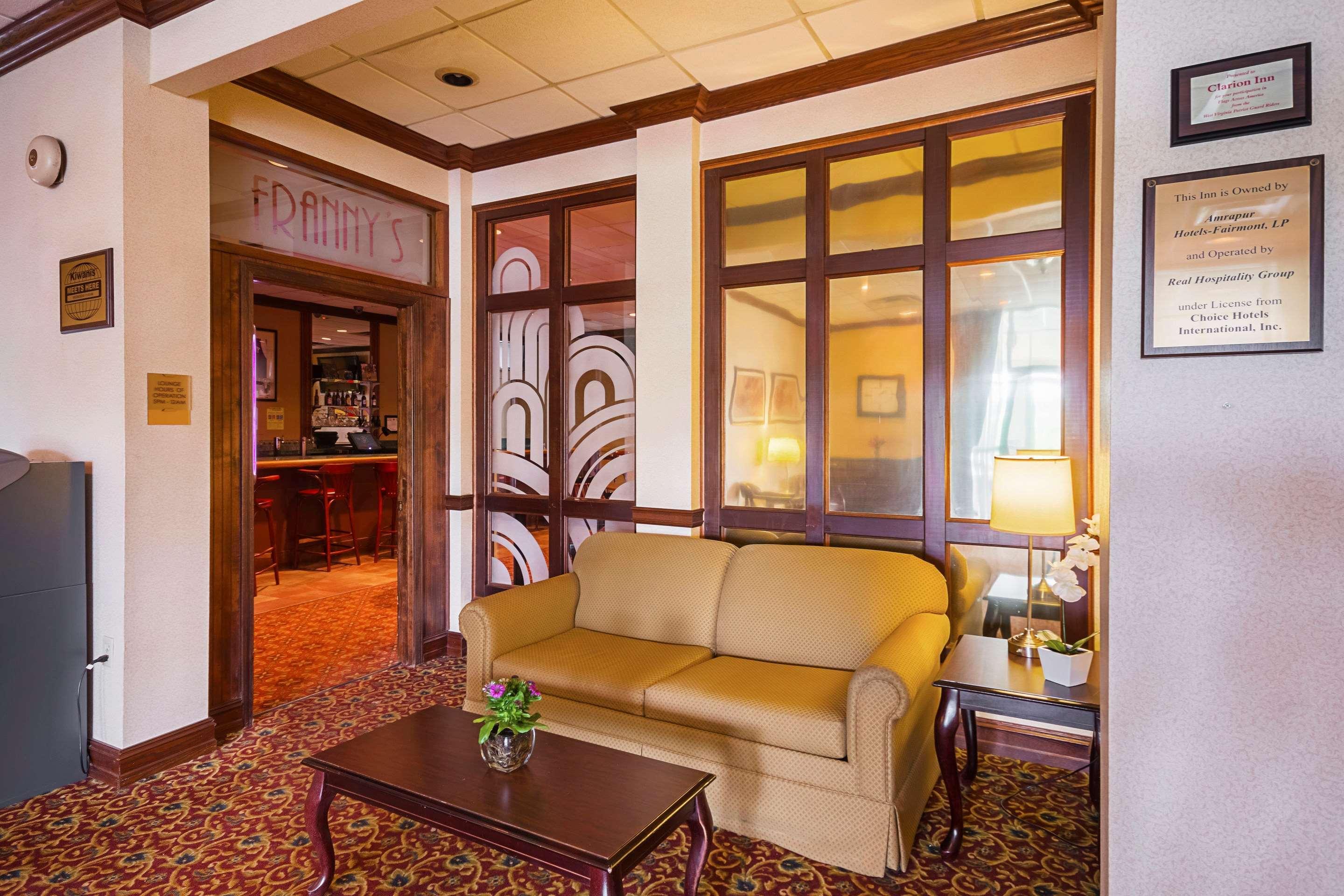 Clarion Inn Fairmont Bagian luar foto