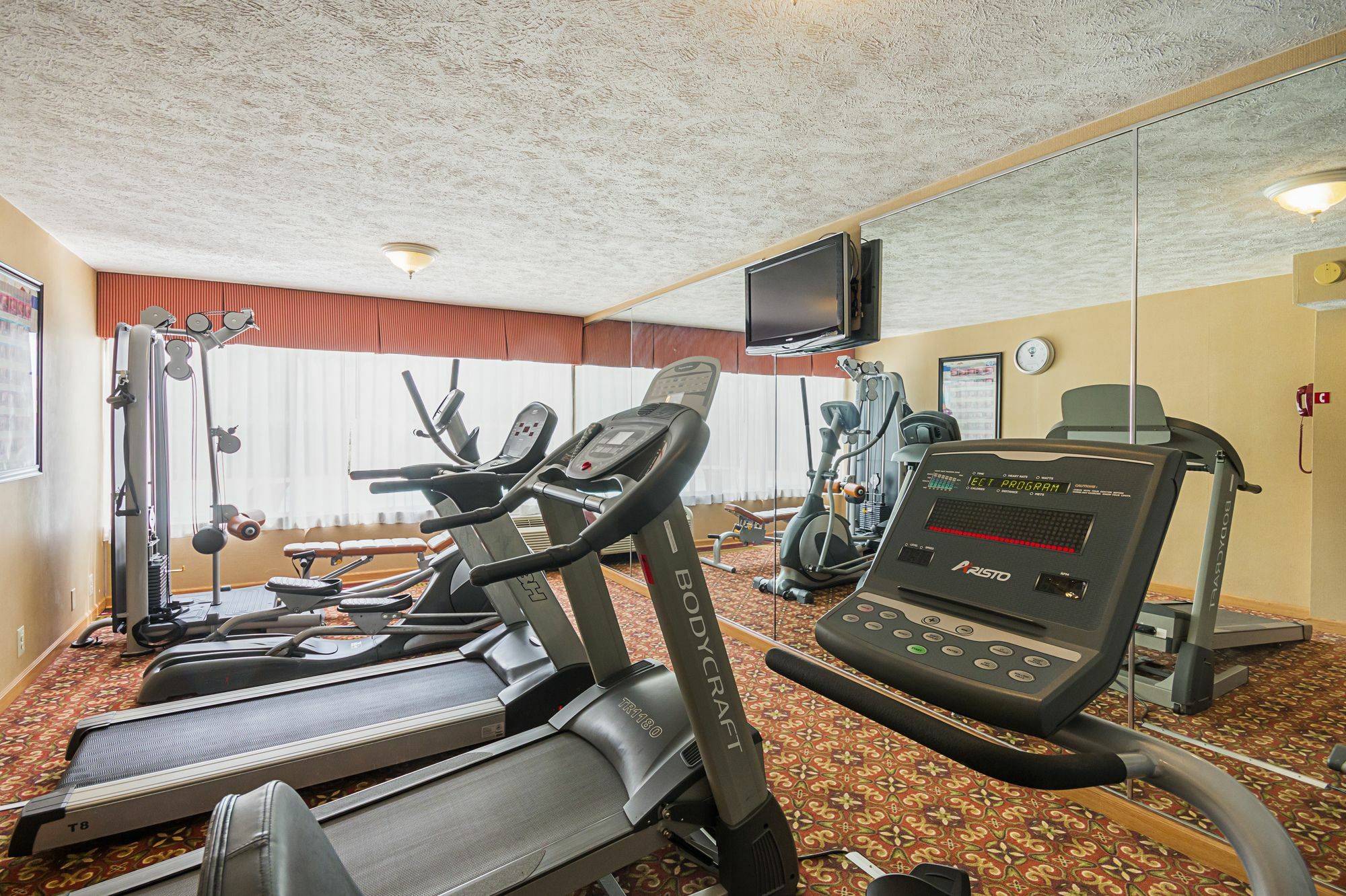 Clarion Inn Fairmont Bagian luar foto