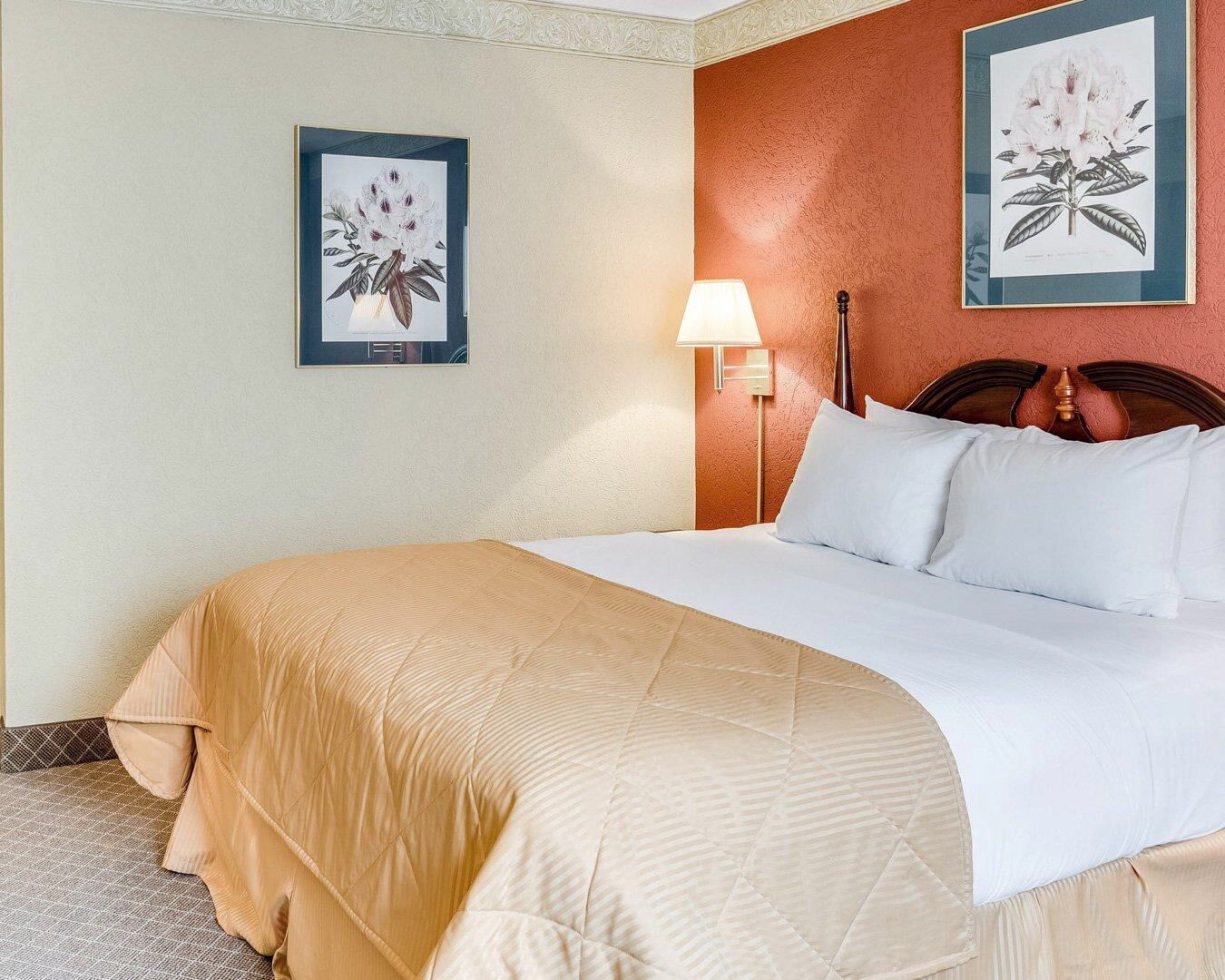 Clarion Inn Fairmont Bagian luar foto