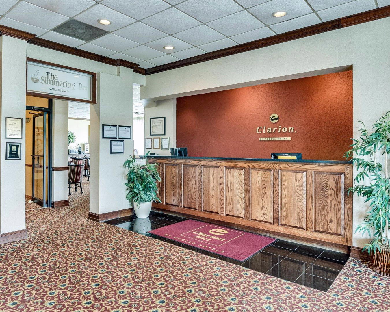 Clarion Inn Fairmont Bagian luar foto